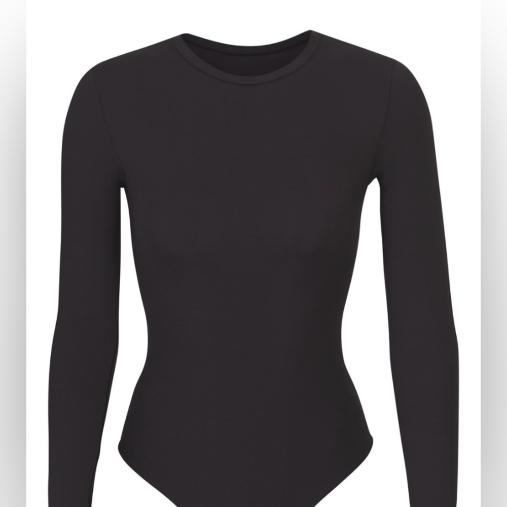 NWT SKIMS Long sleeve bodysuit color onyx size medium